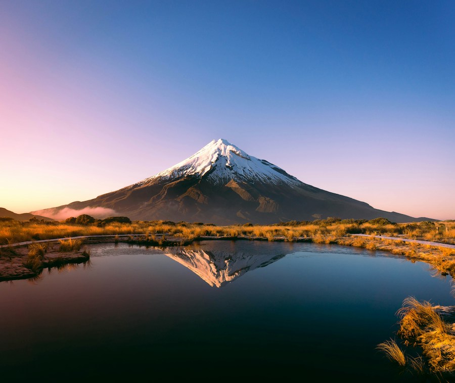 New Zealand tours tongariro crossing